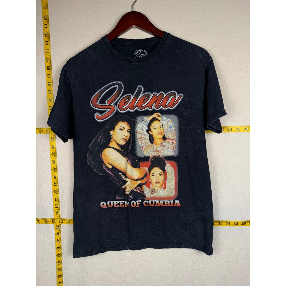 Selena T-Shirt Unisex Medium Queen of Cumbia Black Graphic Tee La Reina Por Vida